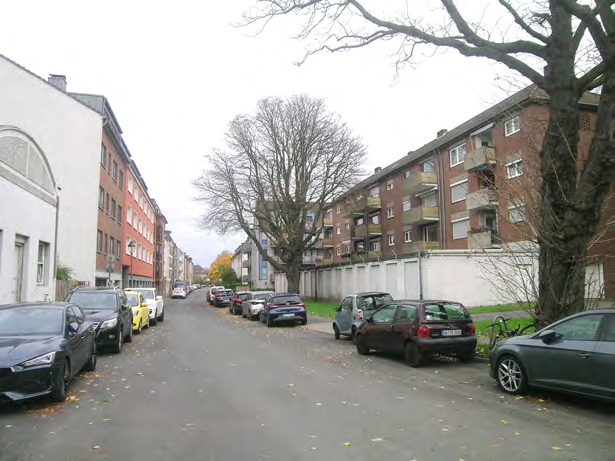 Foto 4 von 13 — Kfz-Stellplatz, Eigentumswohnung (3 bis 4 Zimmer), (Tiefgarage)