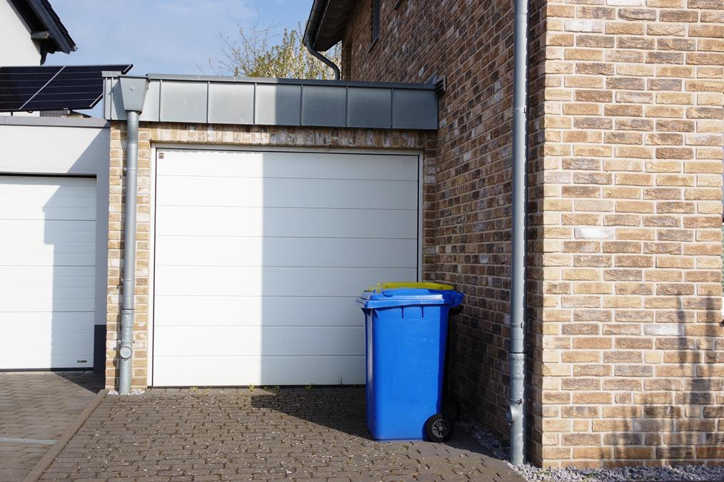 Foto 4 von 6 — Garage, Einfamilienhaus, Einfamilienhausgrundstück mit zwei Einzelgaragen