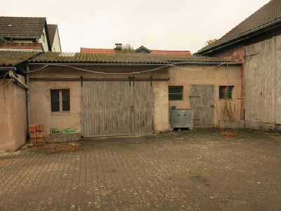 Foto 8 von 26 — gewerblich genutztes Grundstück, Zweifamilienhaus, Kfz-Stellplatz, Gewerbeeinheit (z.B. Laden, Büro), Garage, Zweifamilienhaus und gewerblich nutzbare Nebengebäude