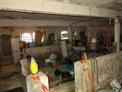 Foto 18 von 26 — gewerblich genutztes Grundstück, Zweifamilienhaus, Kfz-Stellplatz, Gewerbeeinheit (z.B. Laden, Büro), Garage, Zweifamilienhaus und gewerblich nutzbare Nebengebäude