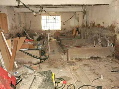 Foto 19 von 26 — gewerblich genutztes Grundstück, Zweifamilienhaus, Kfz-Stellplatz, Gewerbeeinheit (z.B. Laden, Büro), Garage, Zweifamilienhaus und gewerblich nutzbare Nebengebäude