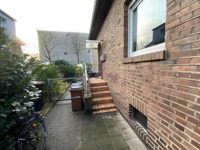 Foto 8 von 16 — Zweifamilienhaus