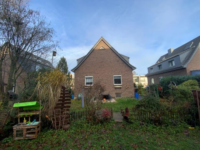 Foto 5 von 16 — Zweifamilienhaus
