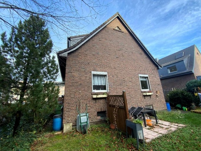 Foto 6 von 16 — Zweifamilienhaus