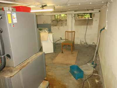 Foto 14 von 26 — gewerblich genutztes Grundstück, Zweifamilienhaus, Kfz-Stellplatz, Gewerbeeinheit (z.B. Laden, Büro), Garage, Zweifamilienhaus und gewerblich nutzbare Nebengebäude