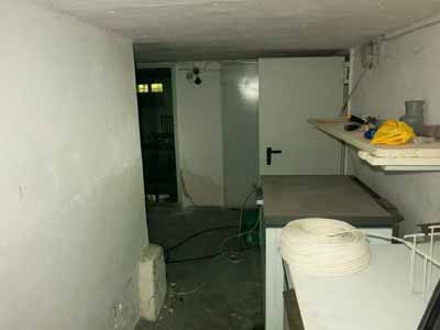 Foto 12 von 26 — gewerblich genutztes Grundstück, Zweifamilienhaus, Kfz-Stellplatz, Gewerbeeinheit (z.B. Laden, Büro), Garage, Zweifamilienhaus und gewerblich nutzbare Nebengebäude