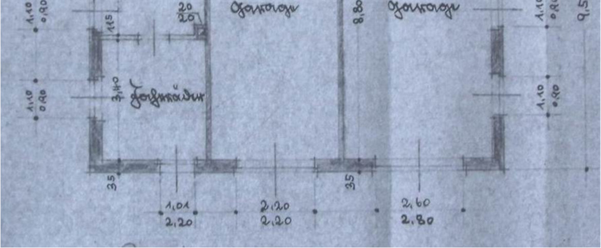 Foto 3 von 16 — Zweifamilienhaus, unbebautes Grundstück, Nebengebäude