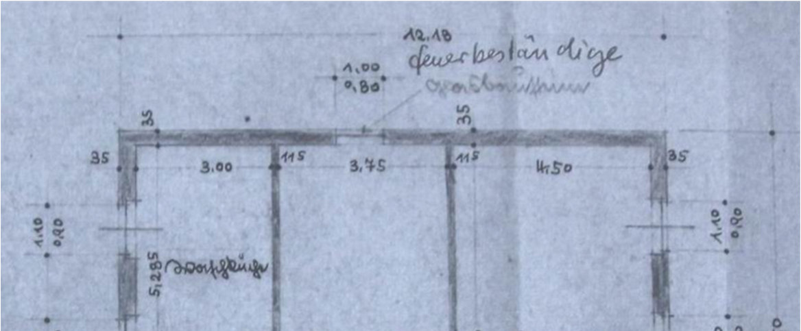 Foto 2 von 16 — Zweifamilienhaus, unbebautes Grundstück, Nebengebäude