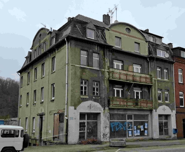 Foto 1 von 8 — Wohn-/Geschäftshaus, Garage