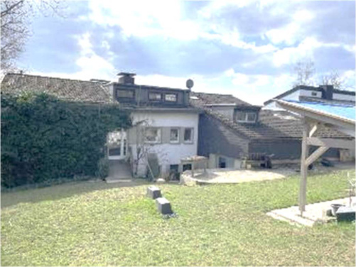 Foto 4 von 15 — Garage, Einfamilienhaus, Einfamilienhaus mit Einliegerwohnung und Schwimmbadanbau