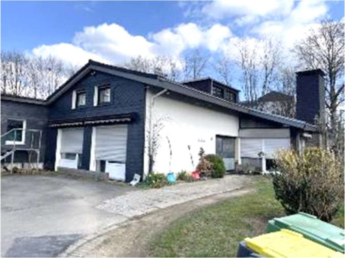 Foto 2 von 15 — Garage, Einfamilienhaus, Einfamilienhaus mit Einliegerwohnung und Schwimmbadanbau