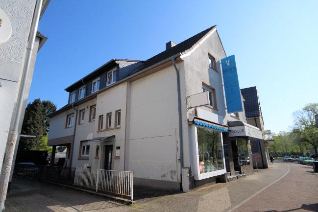 Foto 1 von 45 — Wohn-/Geschäftshaus, Garage, Eine Wohneinheit, mit kl. Gewerbeeinheit