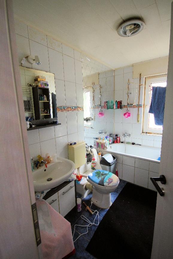 Foto 17 von 45 — Wohn-/Geschäftshaus, Garage, Eine Wohneinheit, mit kl. Gewerbeeinheit