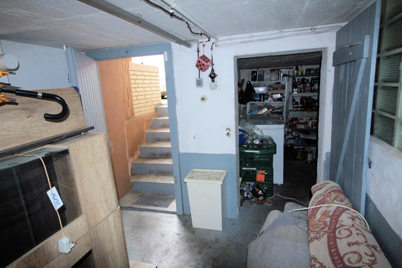 Foto 6 von 45 — Wohn-/Geschäftshaus, Garage, Eine Wohneinheit, mit kl. Gewerbeeinheit