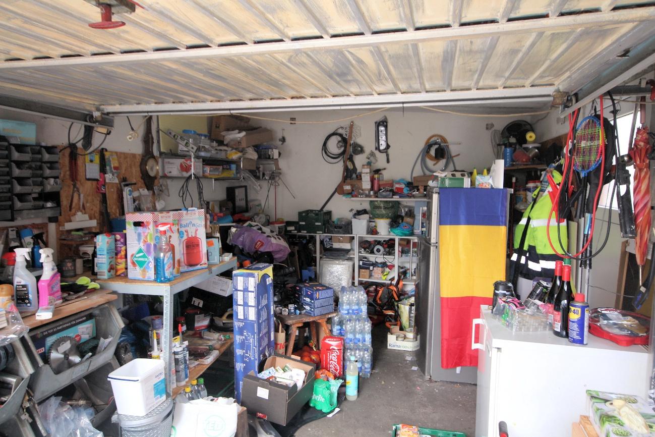 Foto 8 von 45 — Wohn-/Geschäftshaus, Garage, Eine Wohneinheit, mit kl. Gewerbeeinheit