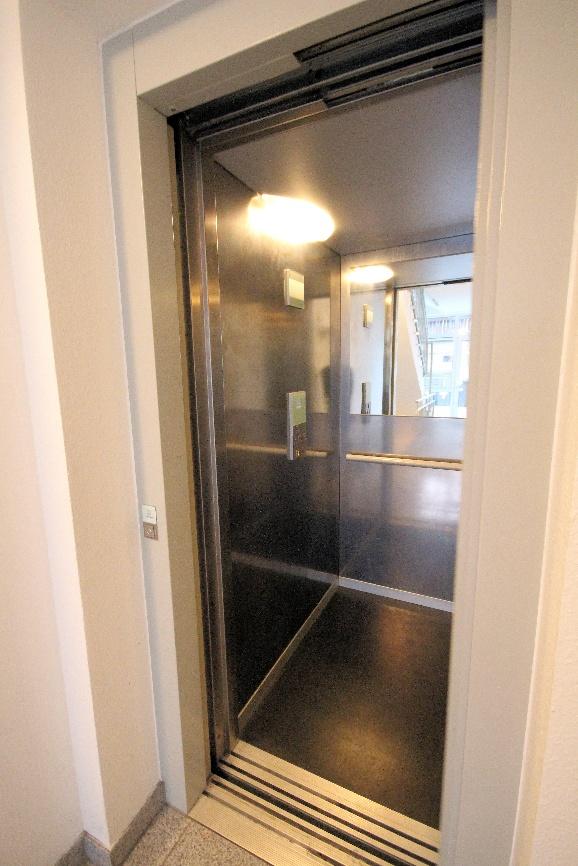 Foto 11 von 46 — Kfz-Stellplatz (Tiefgarage), Eigentumswohnung (3 bis 4 Zimmer)