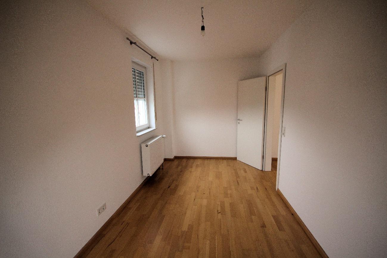 Foto 27 von 46 — Kfz-Stellplatz (Tiefgarage), Eigentumswohnung (3 bis 4 Zimmer)