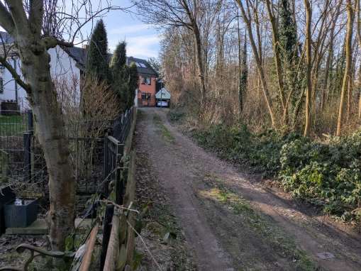Foto 5 von 19 — unbebautes Grundstück, Reihenhaus