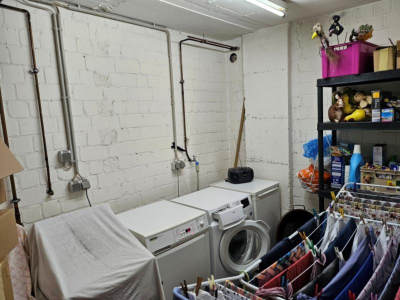 Foto 19 von 29 — Gewerbeeinheit (z.B. Laden, Büro)