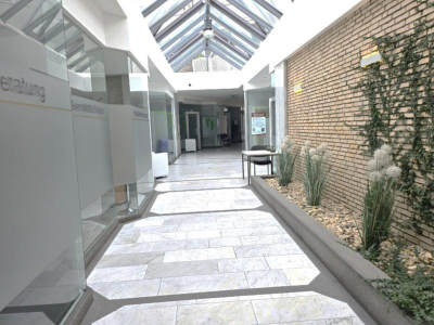 Foto 13 von 29 — Gewerbeeinheit (z.B. Laden, Büro)