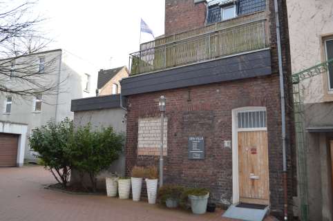 Foto 4 von 9 — Wohn-/Geschäftshaus, Kfz-Stellplatz