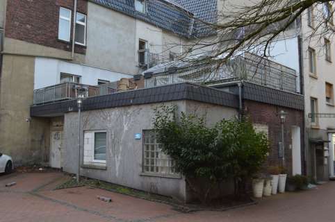 Foto 3 von 9 — Wohn-/Geschäftshaus, Kfz-Stellplatz