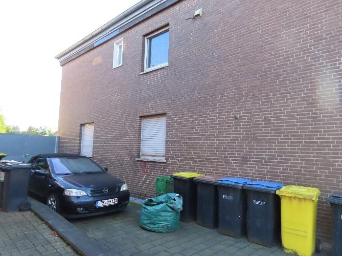 Foto 2 von 19 — Kfz-Stellplatz, Gewerbeeinheit (z.B. Laden, Büro)