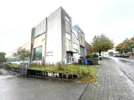 Foto 12 von 26 — gewerblich genutztes Grundstück, Kfz-Stellplatz, Gewerbeeinheit (z.B. Laden, Büro)