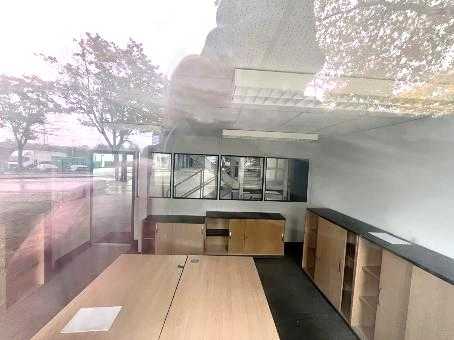 Foto 18 von 26 — gewerblich genutztes Grundstück, Kfz-Stellplatz, Gewerbeeinheit (z.B. Laden, Büro)
