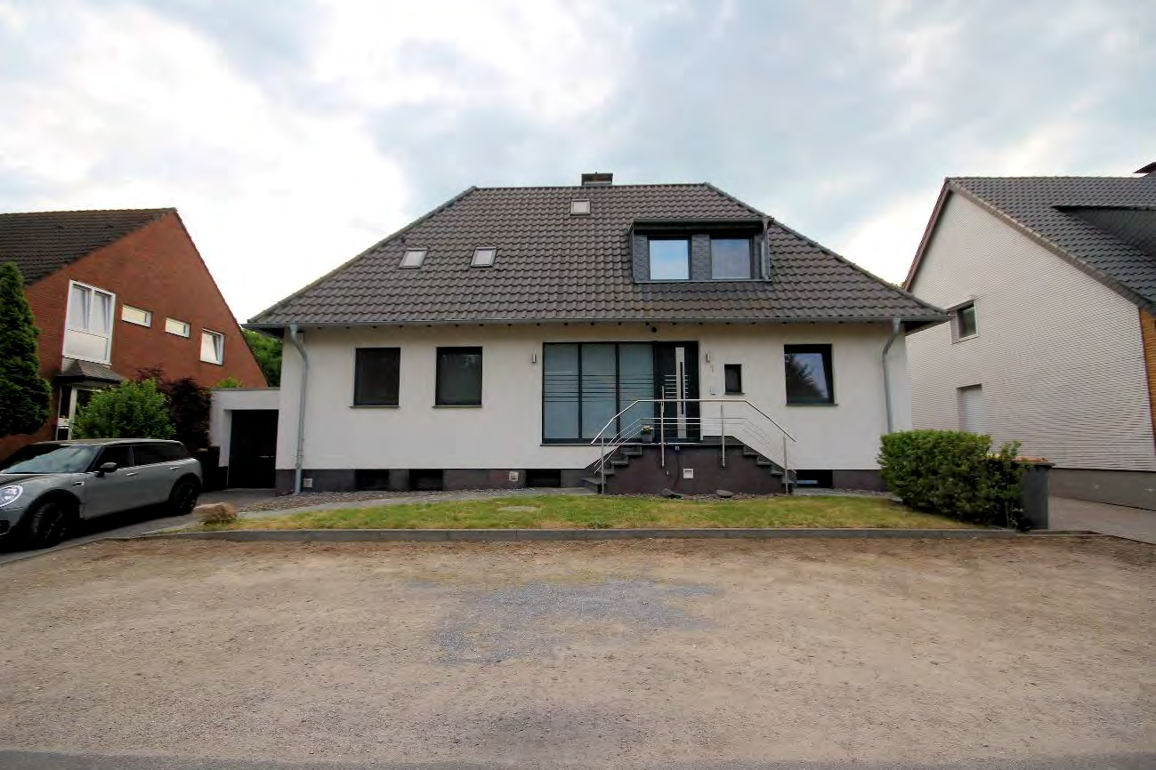 Foto 4 von 56 — Zweifamilienhaus