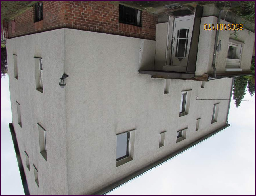 Foto 2 von 10 — Zweifamilienhaus