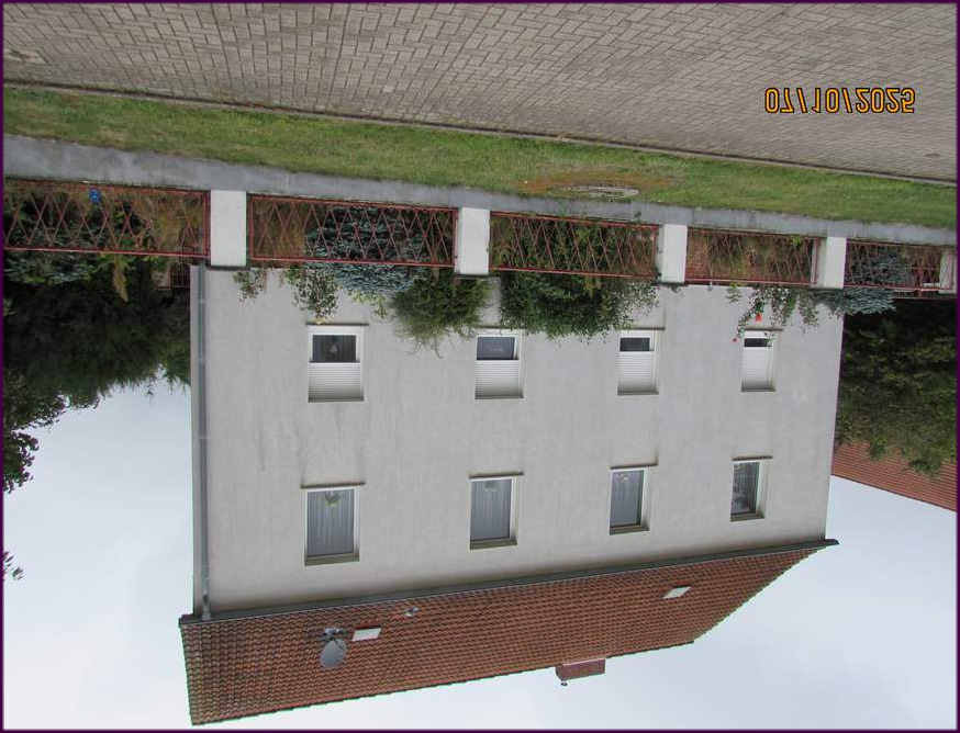 Foto 1 von 10 — Zweifamilienhaus