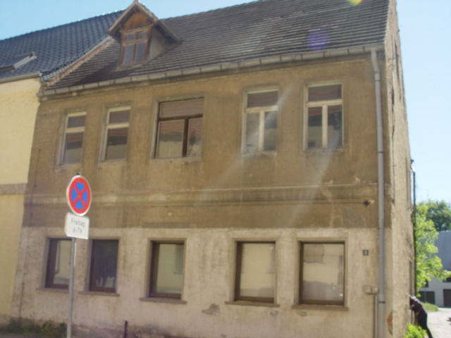 Foto 1 von 7 — Mehrfamilienhaus, zweigeschossig