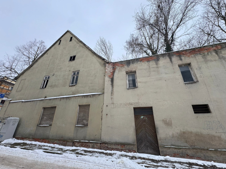 Foto 2 von 8 — Wohn-/Geschäftshaus, zweigeschossig