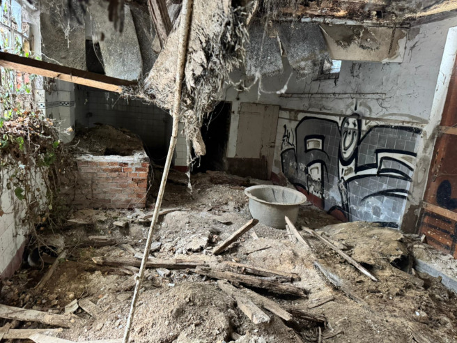 Foto 4 von 8 — Wohn-/Geschäftshaus, zweigeschossig