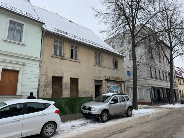 Foto 1 von 8 — Wohn-/Geschäftshaus, zweigeschossig