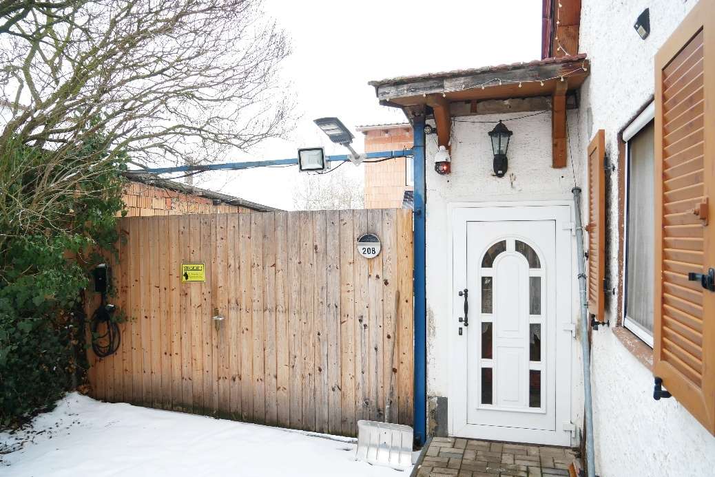 Foto 5 von 6 — Einfamilienhaus, mit Anbau