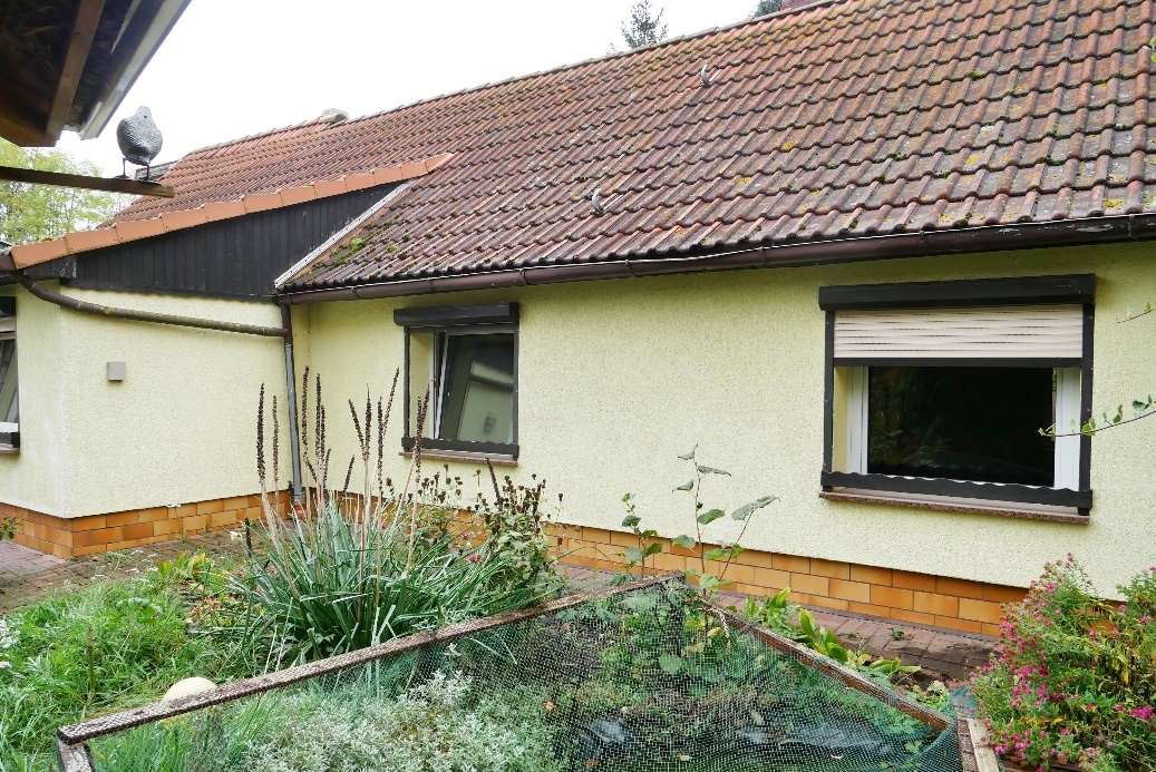 Foto 1 von 8 — Einfamilienhaus, Nebengebäude