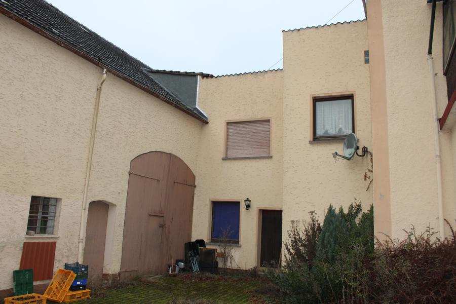 Foto 4 von 18 — Einfamilienhaus, Kfz-Stellplatz