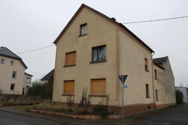 Foto 2 von 18 — Einfamilienhaus, Kfz-Stellplatz