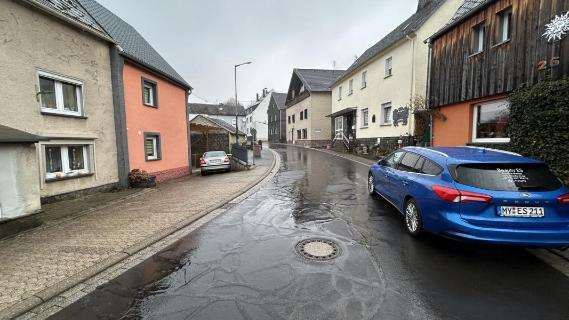 Foto 1 von 19 — Wohn-/Geschäftshaus