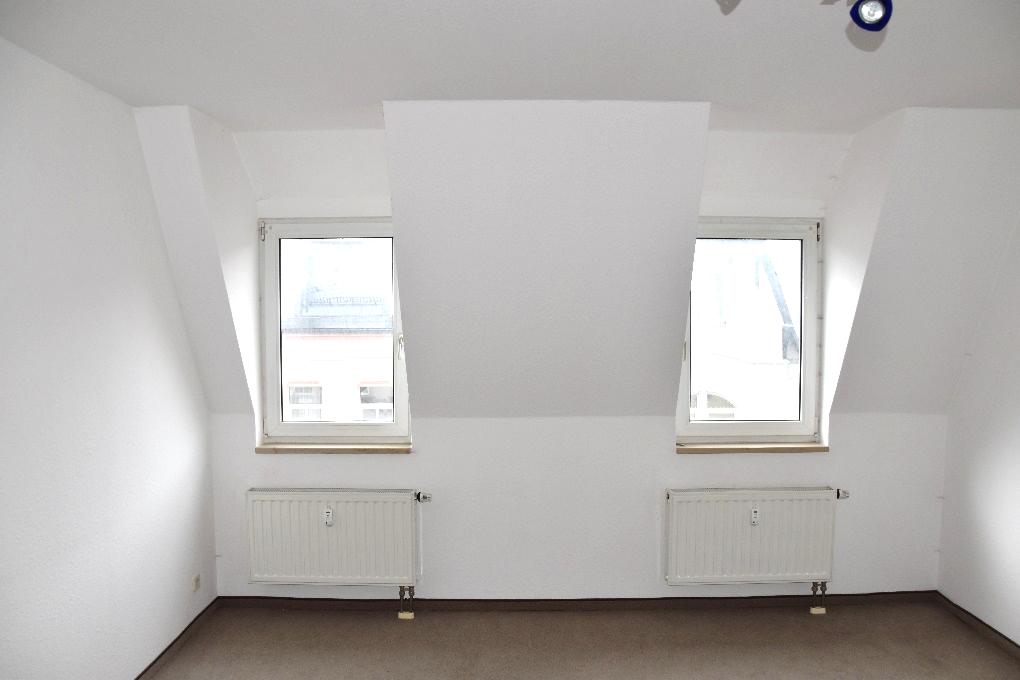 Foto 4 von 7 — Eigentumswohnung (1 bis 2 Zimmer), Mühlengebäude mit Nebenanlage u. Garage