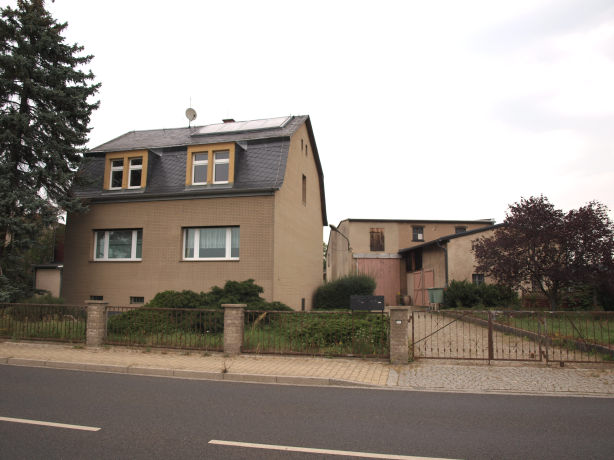 Foto 1 von 14 — Zweifamilienhaus