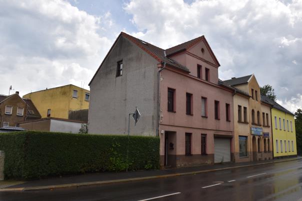 Foto 1 von 16 — Mehrfamilienhaus