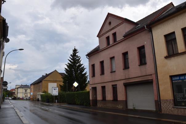 Foto 2 von 16 — Mehrfamilienhaus