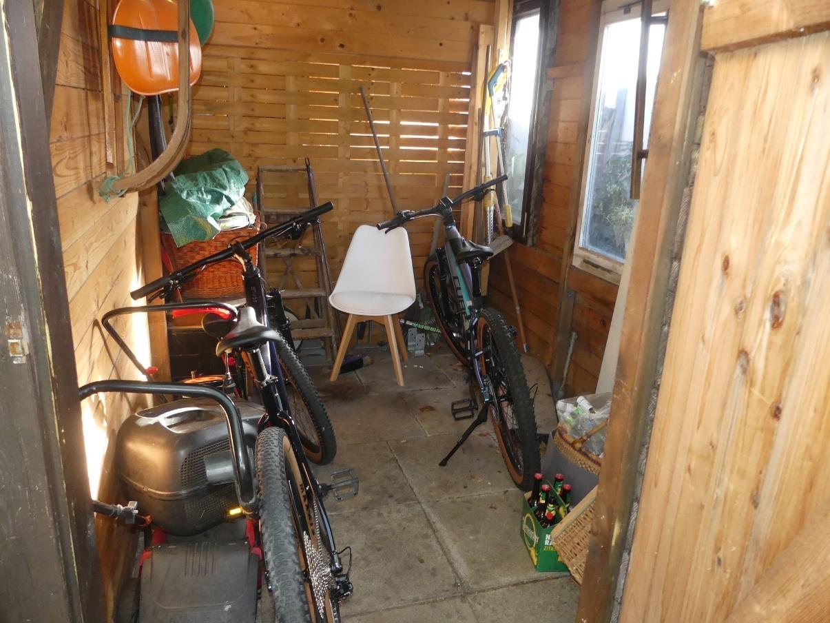 Foto 7 von 25 — Zweifamilienhaus