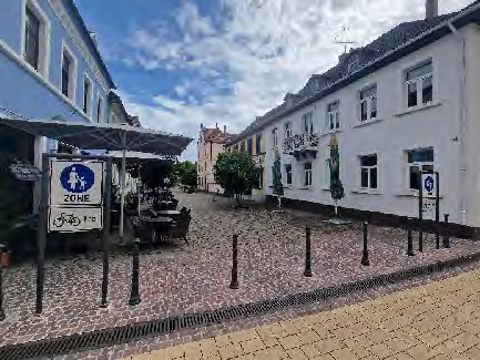 Foto 11 von 55 — Wohn-/Geschäftshaus