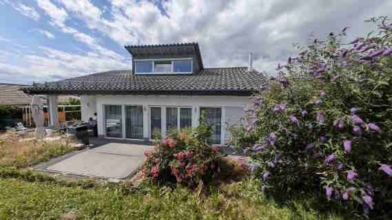 Foto 12 von 25 — Einfamilienhaus, Garage