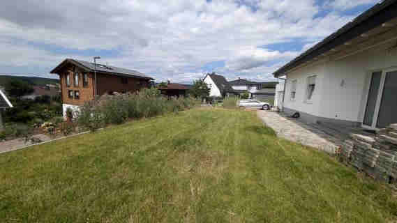Foto 18 von 25 — Einfamilienhaus, Garage