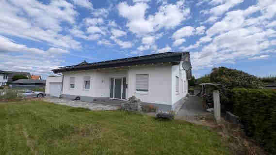 Foto 7 von 25 — Einfamilienhaus, Garage